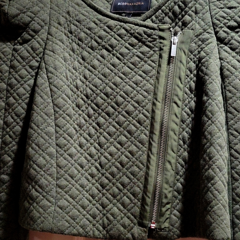 NWT BCBG Maxazria Crop Army Olive Green Moto Jacket Quilted Sructured Shoulders - Picture 2 of 10